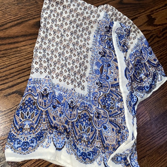 Cover up - Picture 2 of 2